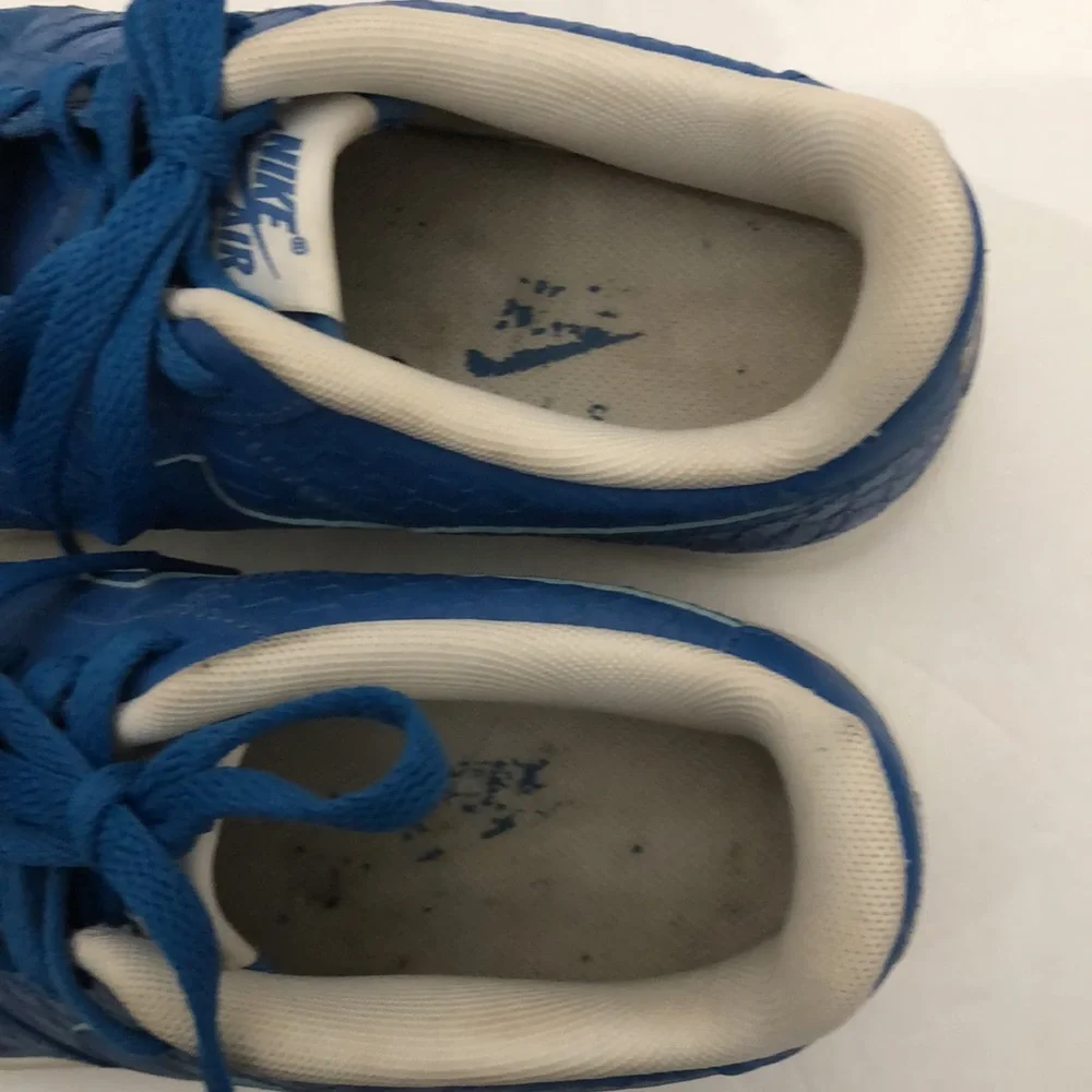 NIKE AIR FORCE 1 LV8 CROCODILE CROC BLUE WHITE MENS-BOYS SIZE 7Y